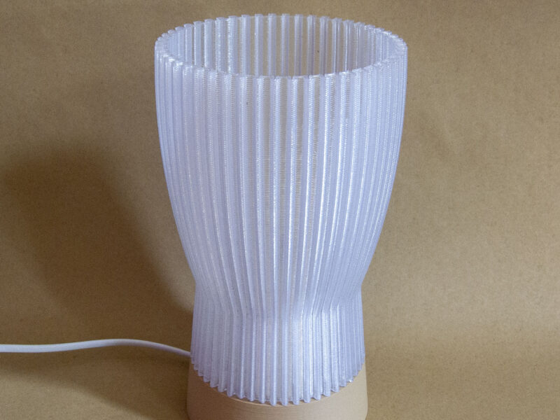 Lampe de table moderne CONGO avec un design imprimé en 3D